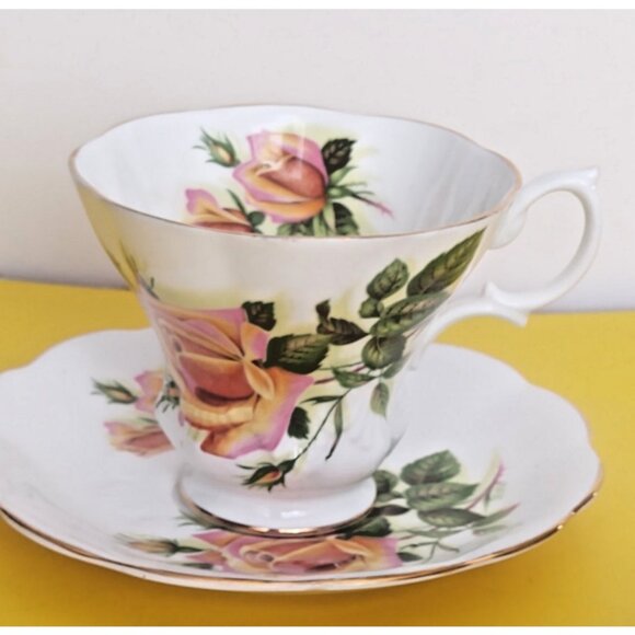 Royal Albert Pedestal Tea Cup & Saucer - Margaret Yellow Sweetheart Rose - Picture 2 of 12